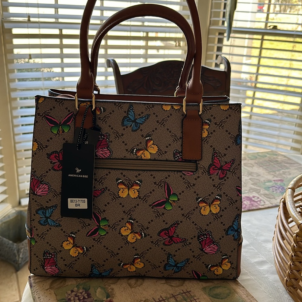 Brown Butterfly Pattern Tote with Leather Reinforced Handles NWT - Picture 2 of 9
